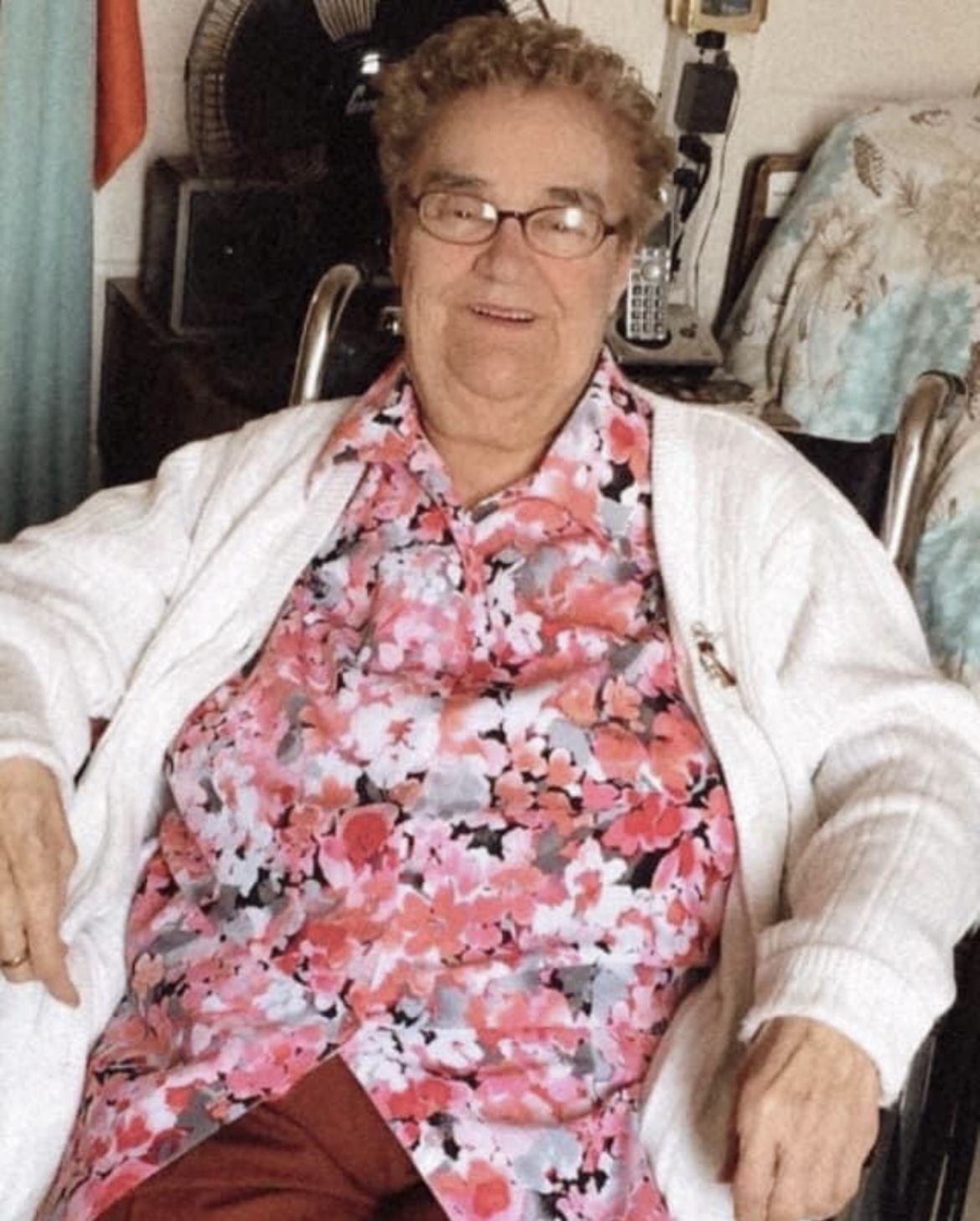 Lacey, Mercedes by Linda Lee image